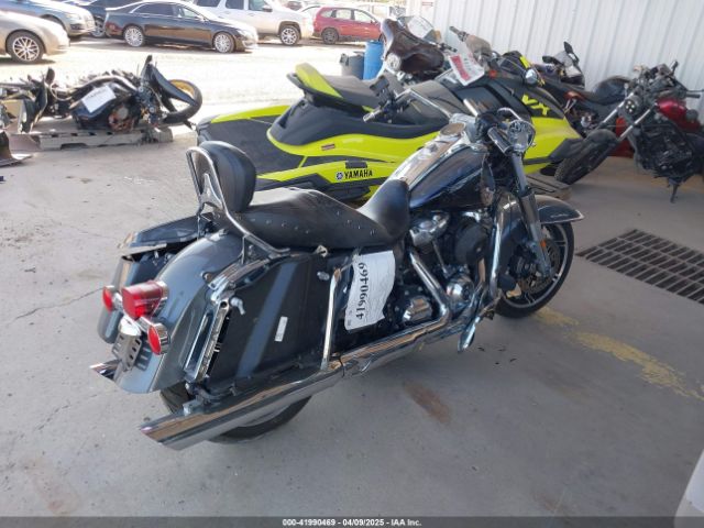 2022 HARLEY-DAVIDSON FLHR 1HD1FBC15NB602289 Photo 2