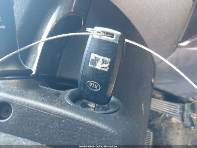 5XYKT3A63EG536740 KIA SORENTO LX
