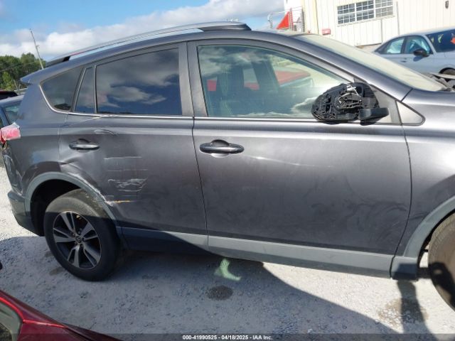 JTMWFREV8HJ711338 Toyota Rav4 Xle