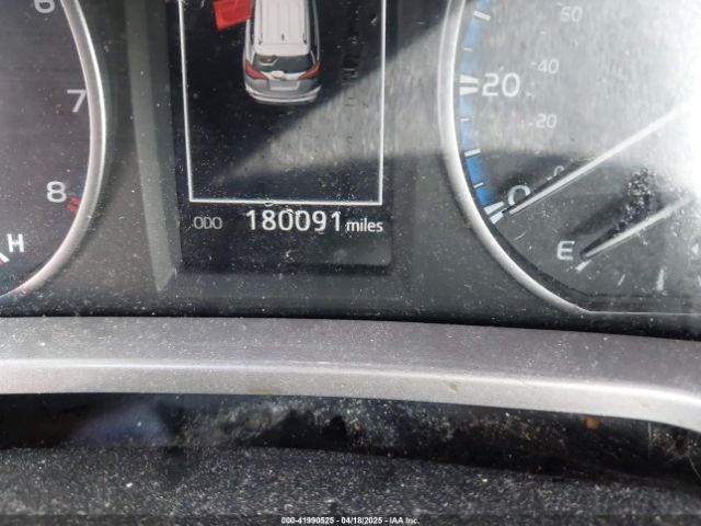 JTMWFREV8HJ711338 Toyota Rav4 Xle