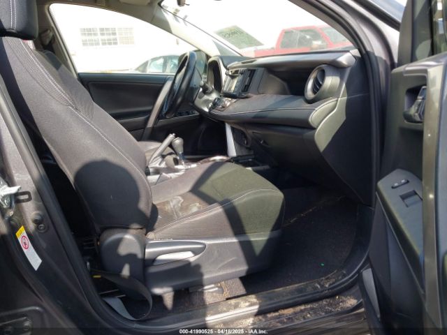 JTMWFREV8HJ711338 Toyota Rav4 Xle