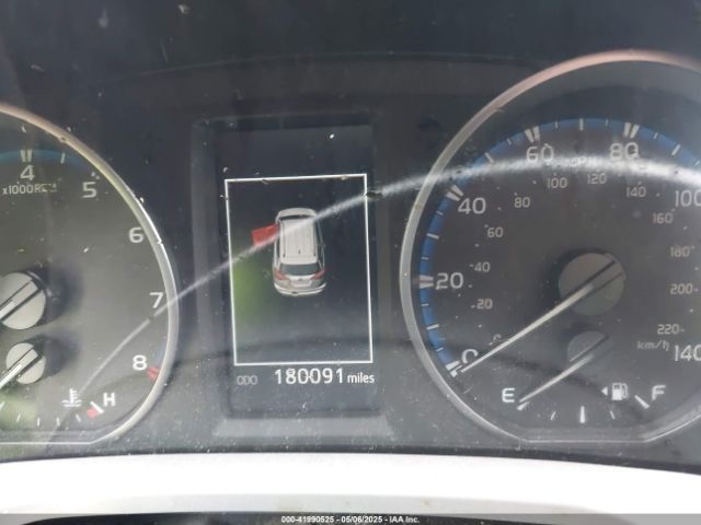 JTMWFREV8HJ711338 Toyota Rav4 Xle