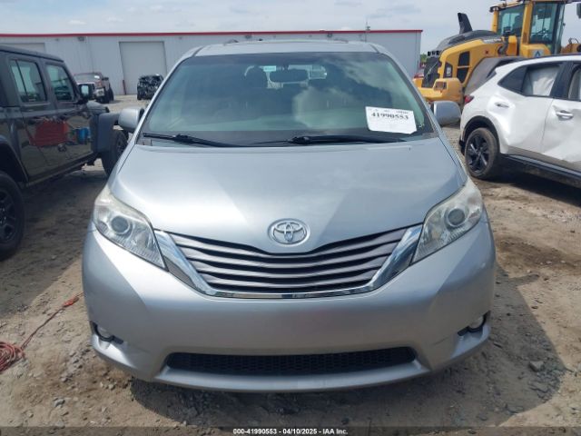 5TDYK3DC9FS532310 Toyota Sienna Xle 8 Passenger
