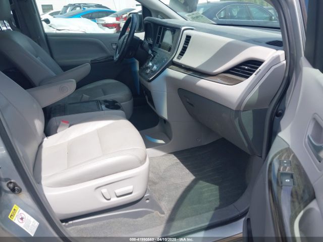 5TDYK3DC9FS532310 Toyota Sienna Xle 8 Passenger