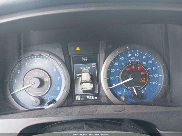 5TDYK3DC9FS532310 Toyota Sienna Xle 8 Passenger