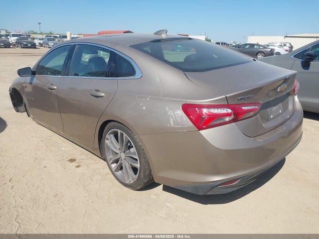 1G1ZE5STXRF121957 Chevrolet Malibu Fwd 2lt