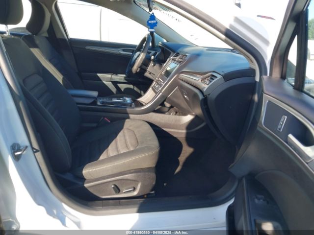 3FA6P0H70JR250014 Ford FUSION SE