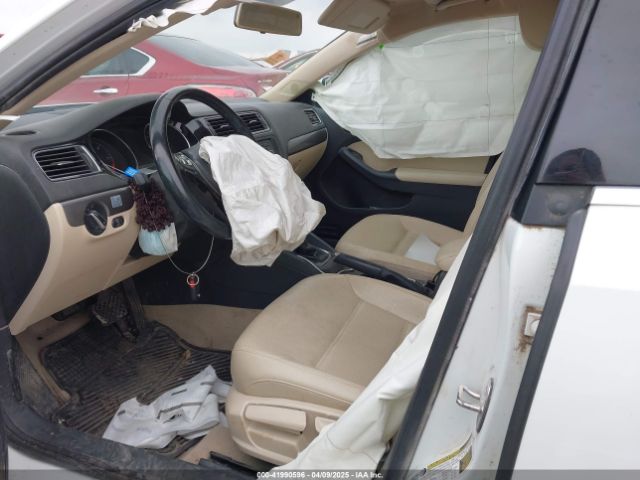 3VWLA7AJ9FM318437 Volkswagen Jetta 2.0l Tdi Se