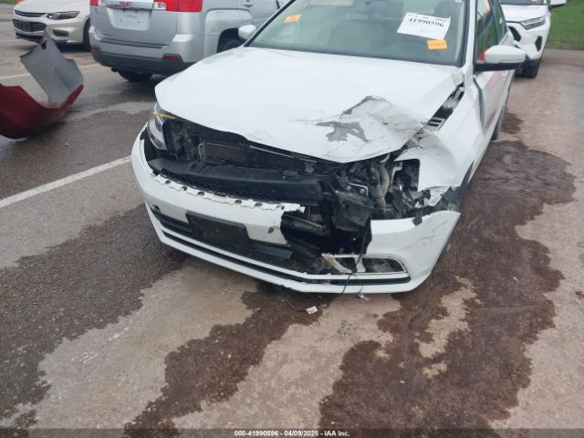 3VWLA7AJ9FM318437 Volkswagen Jetta 2.0l Tdi Se
