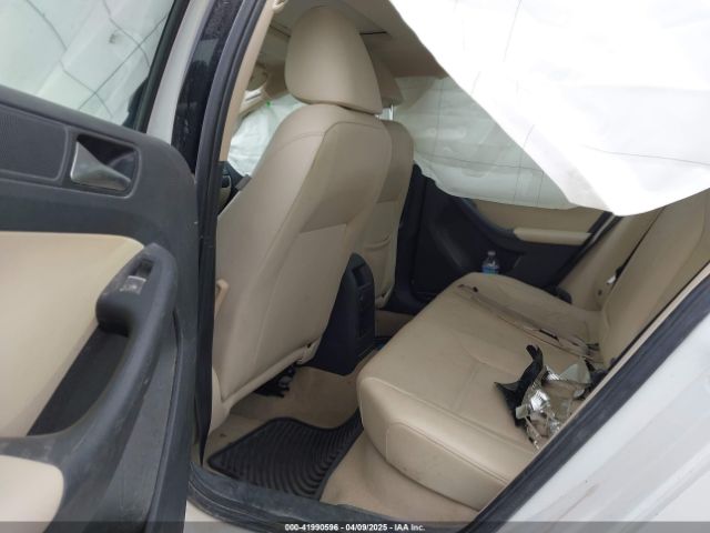 3VWLA7AJ9FM318437 Volkswagen Jetta 2.0l Tdi Se