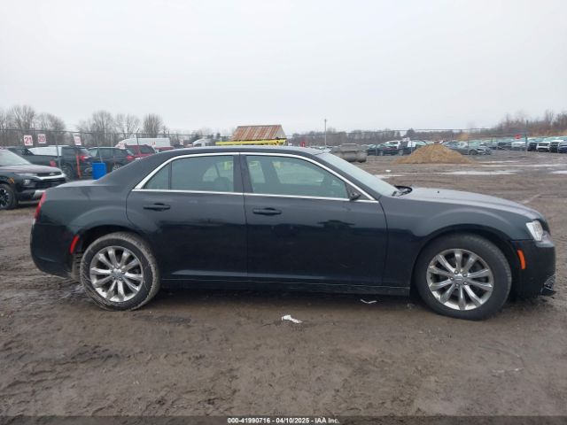 2C3CCARG4HH530106 Chrysler 300 Limited Awd
