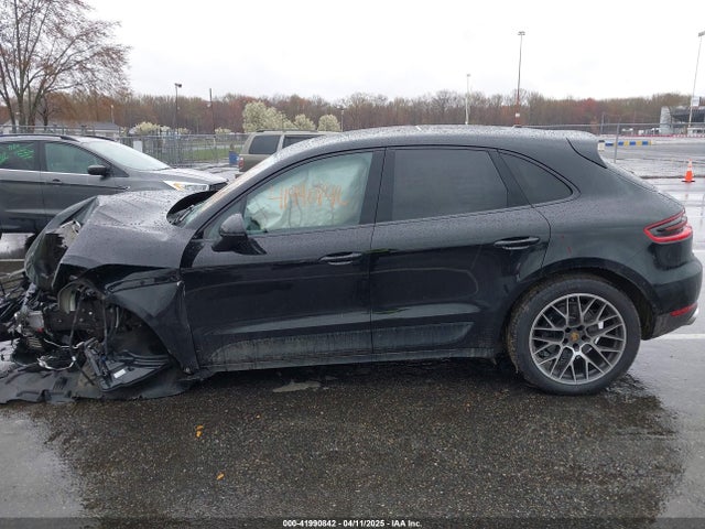 Porsche Macan Sport Edition 2018 WP1AA2A59JLB13452 Image 15