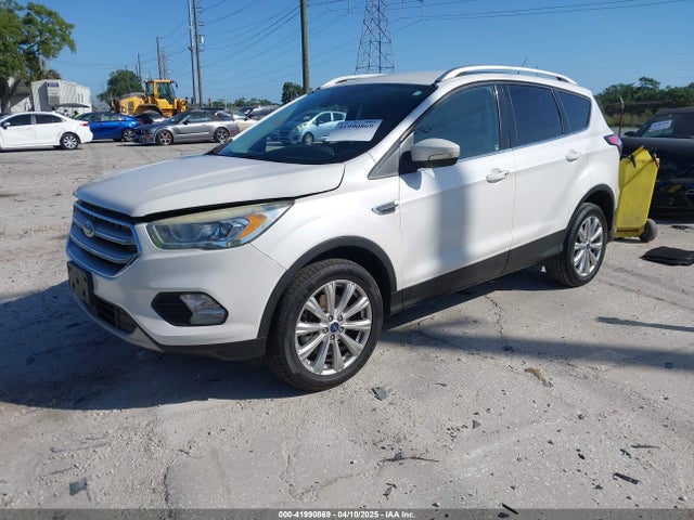 1FMCU9JDXHUE03734 Ford Escape Titanium