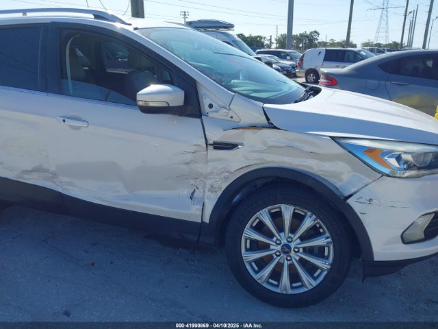 1FMCU9JDXHUE03734 Ford Escape Titanium