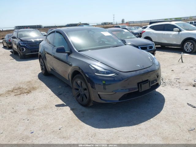 2024 TESLA MODEL Y 7SAYGDEEXRA304932