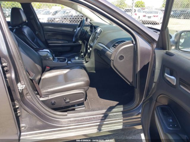 2019 CHRYSLER 300 2C3CCAAG2KH693985 Photo 4