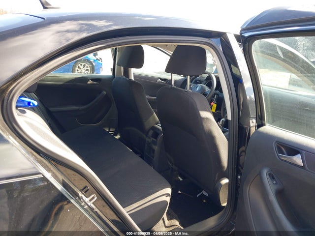 3VW267AJ8GM325054 Volkswagen Jetta 1.4t S