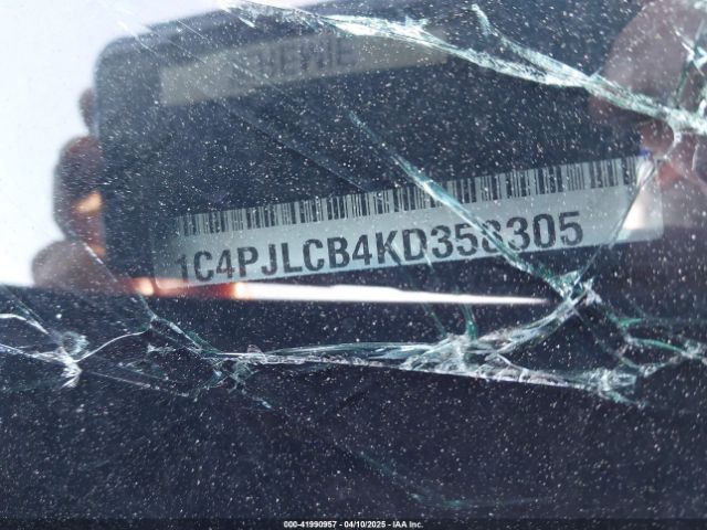1C4PJLCB4KD358305 Jeep Cherokee Latitude Fwd