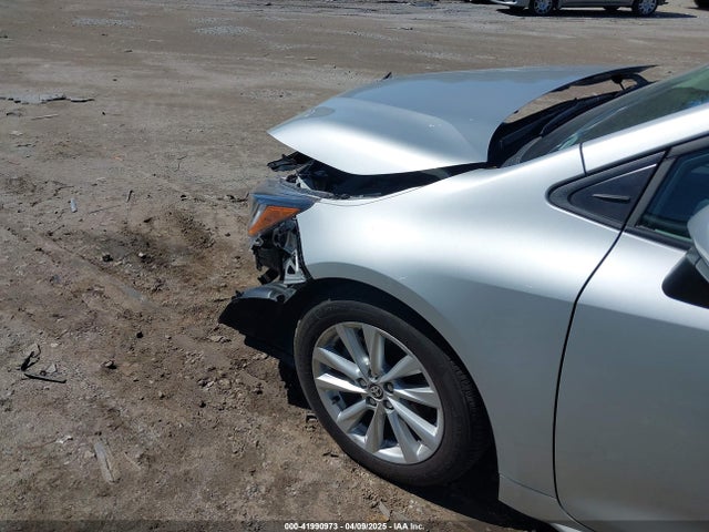 5YFB4MDE8RP225764 Toyota COROLLA LE