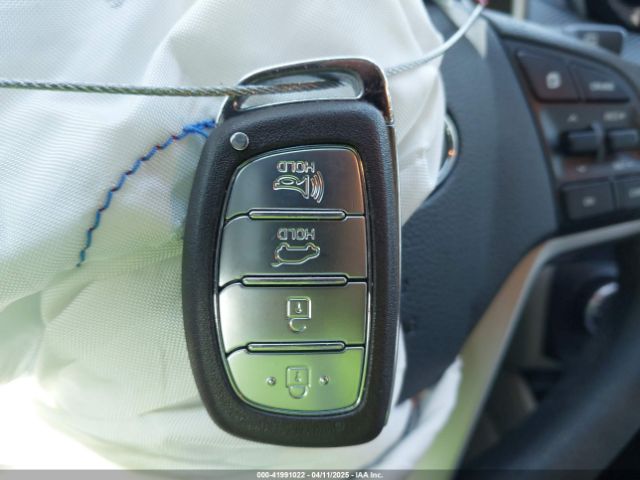 KM8J33A48KU895288 Hyundai Tucson Value