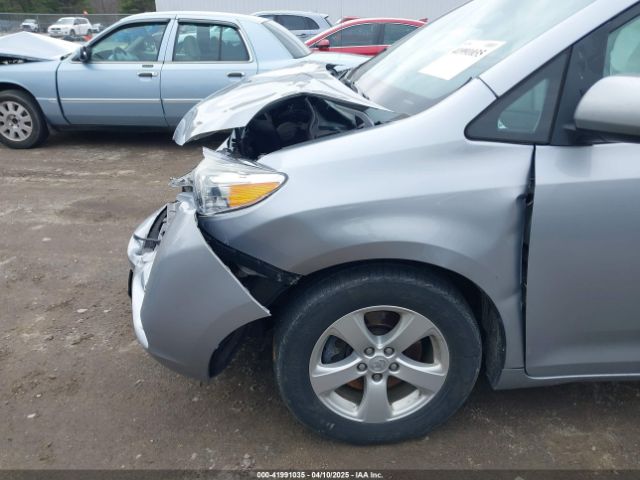 5TDKK3DC1FS551231 Toyota Sienna Le 8 Passenger