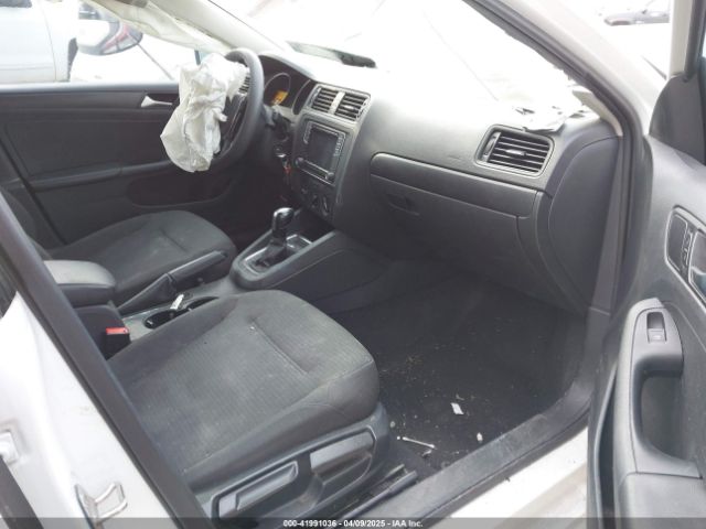 3VW267AJ0GM271670 Volkswagen Jetta 1.4t S
