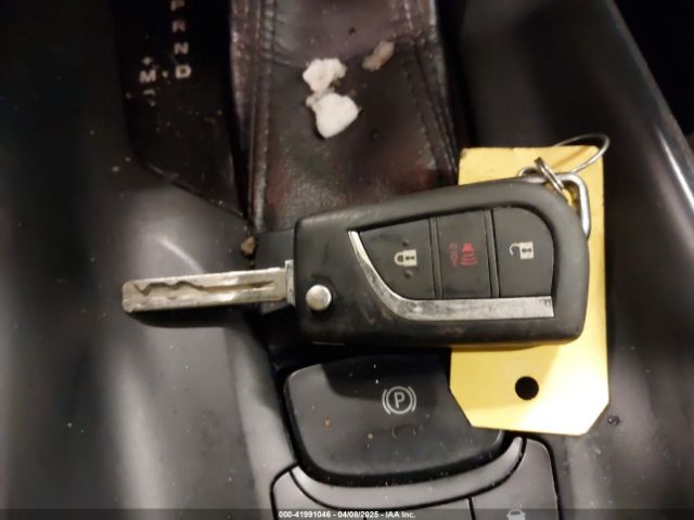 NMTKHMBX5KR071941 Toyota C-HR LE