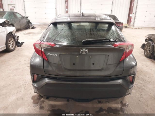 NMTKHMBX5KR071941 Toyota C-HR LE