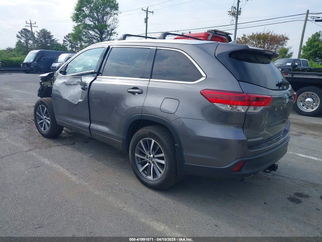 5TDJZRFH4HS522246 Toyota Highlander Xle