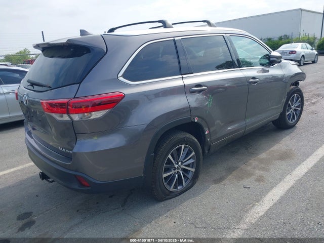 5TDJZRFH4HS522246 Toyota Highlander Xle