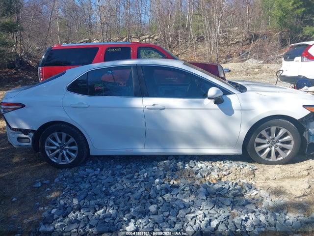 4T1B11HKXJU084559 Toyota CAMRY LE