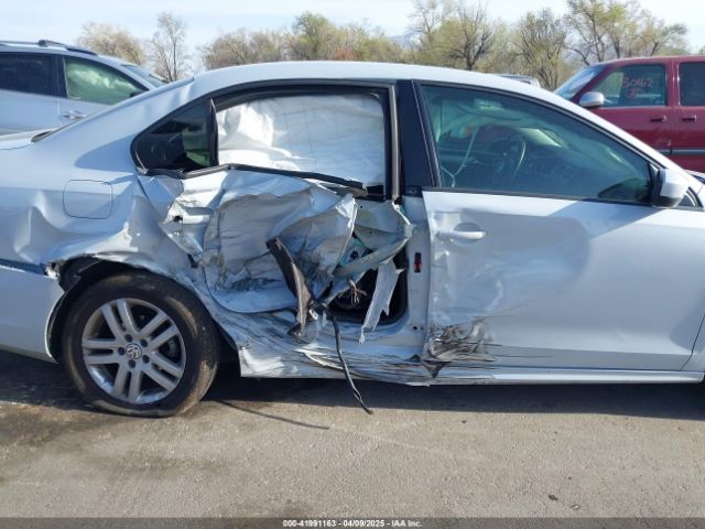 3VW2B7AJ9JM208490 Volkswagen Jetta 1.4t S