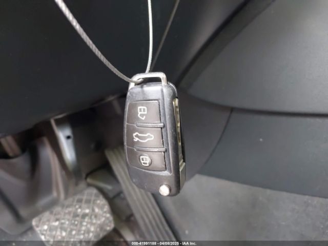 WA1GCCFS1HR005371 Audi Q3 2.0t Premium