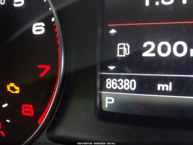 WA1GCCFS1HR005371 Audi Q3 2.0t Premium