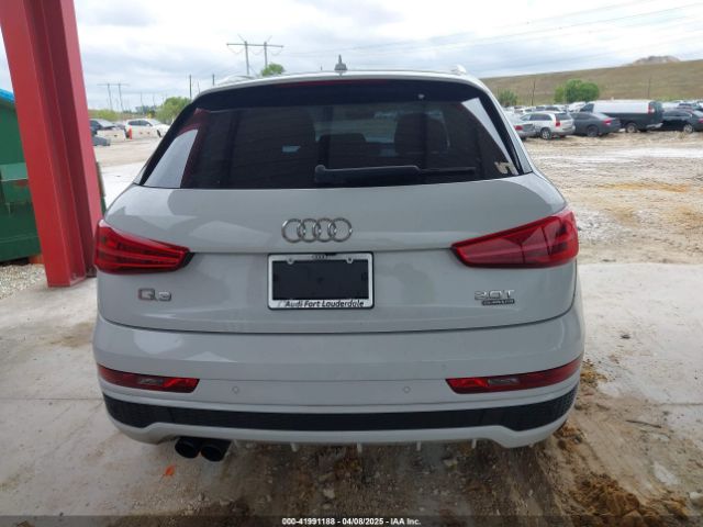 WA1GCCFS1HR005371 Audi Q3 2.0t Premium