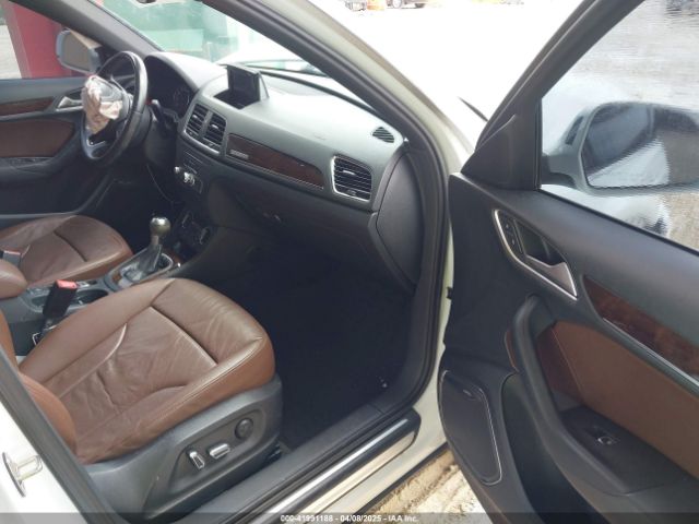 WA1GCCFS1HR005371 Audi Q3 2.0t Premium