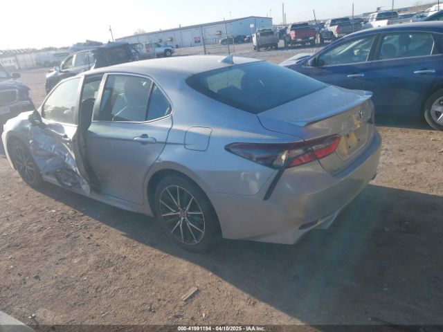2021 TOYOTA CAMRY 4T1G11AK1MU447500 Photo 2