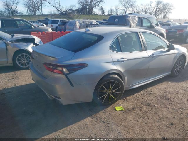 2021 TOYOTA CAMRY 4T1G11AK1MU447500 Photo 3