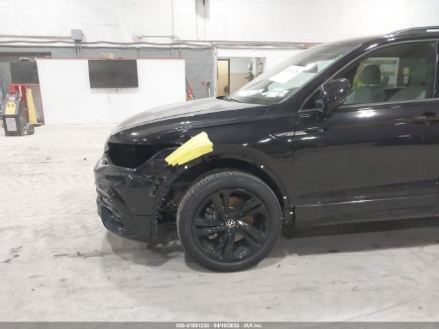 3VV8B7AX8RM103700 Volkswagen Tiguan 2.0t Se R-line Black