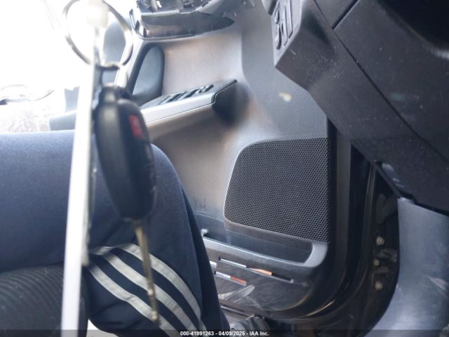 2T3ZFREVXJW506401 Toyota RAV4 LE