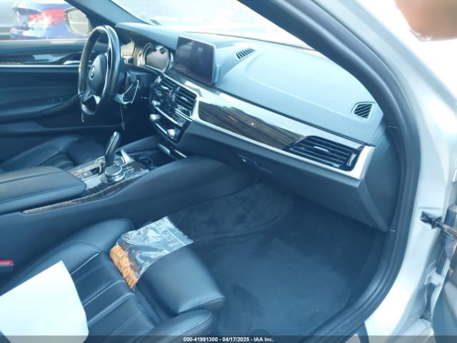 WBAJA7C52KWW00856 BMW 530i Xdrive