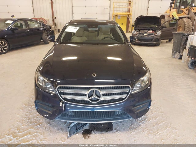 2018 Mercedes-benz E 300 4matic მანქანა იყიდება აუქციონზე, vin: WDDZF4KB7JA382850, აუქციონის ნომერი: 41991305