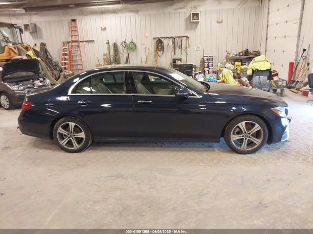 2018 Mercedes-benz E 300 4matic მანქანა იყიდება აუქციონზე, vin: WDDZF4KB7JA382850, აუქციონის ნომერი: 41991305