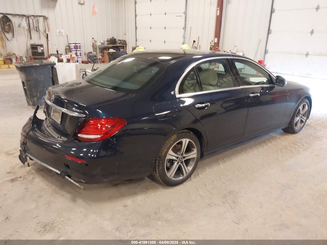 2018 Mercedes-benz E 300 4matic მანქანა იყიდება აუქციონზე, vin: WDDZF4KB7JA382850, აუქციონის ნომერი: 41991305