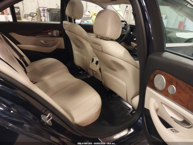 2018 Mercedes-benz E 300 4matic მანქანა იყიდება აუქციონზე, vin: WDDZF4KB7JA382850, აუქციონის ნომერი: 41991305