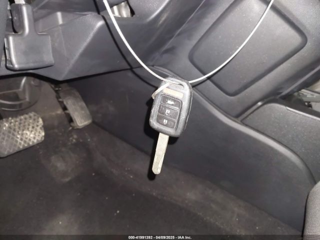 2HKRW6H37JH203236 Honda CR-V LX