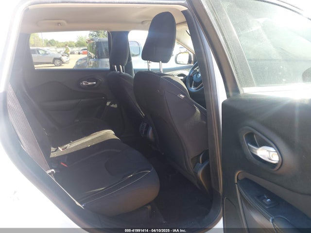 1C4PJLCS1GW320140 Jeep 2016