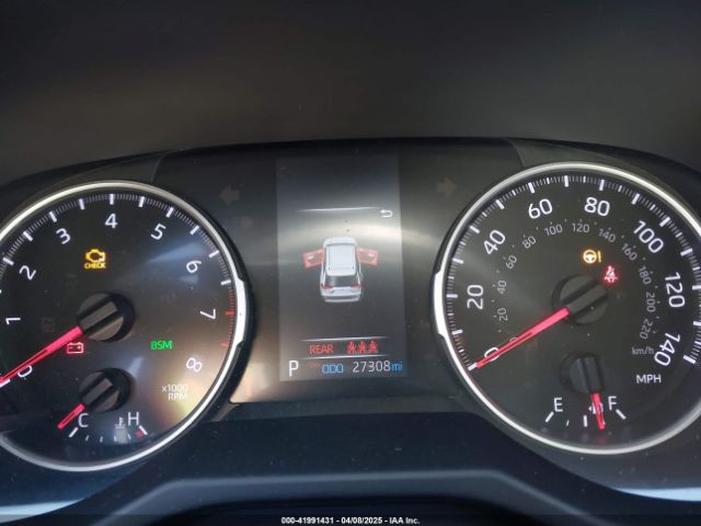 2T3K1RFV7MW105410 Toyota RAV4 LE