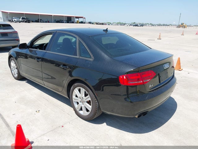 2011 AUDI A4 WAUAFAFL5BN055234 Photo 2