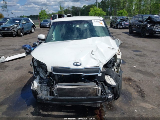 KNDJN2A27G7311833 KIA Soul